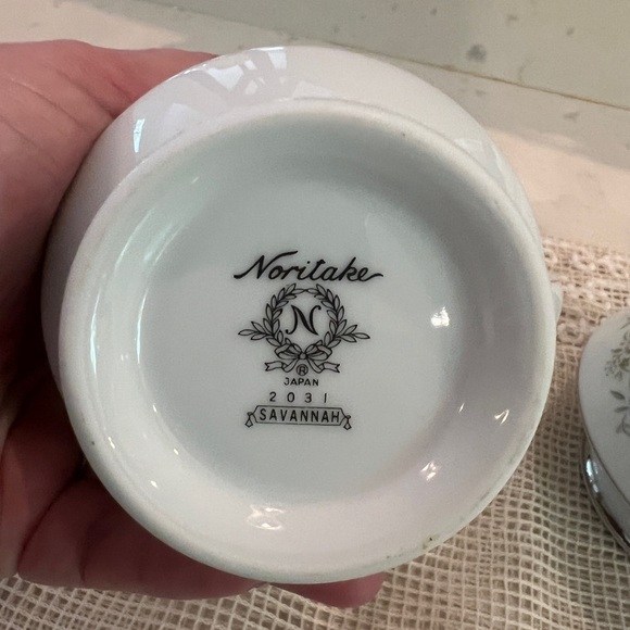 Noritake lidded sugar bowl and creamer. Patten is 2031 Savannah - Picture 2 of 15